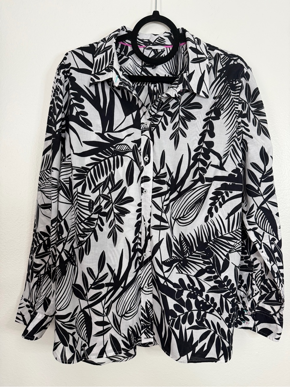 Talbots Black & White Shirt 100% Cotton Buttons Classic Silhouette Ferns Size XL